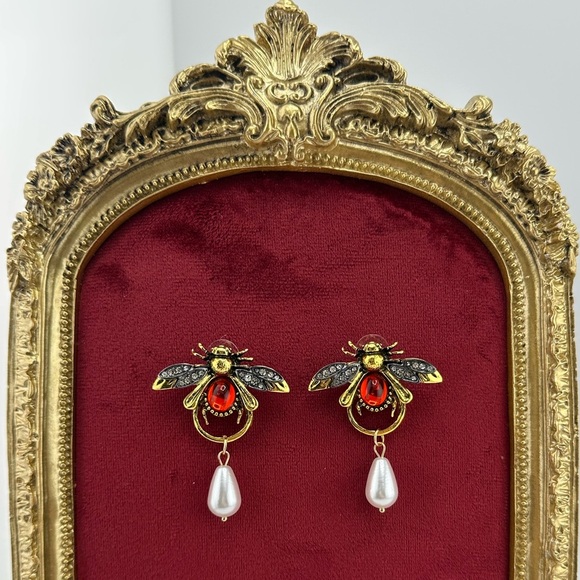 Vintage Luxury Honeybee Gold Red Pearl Drop Earrings - Picture 4 of 9